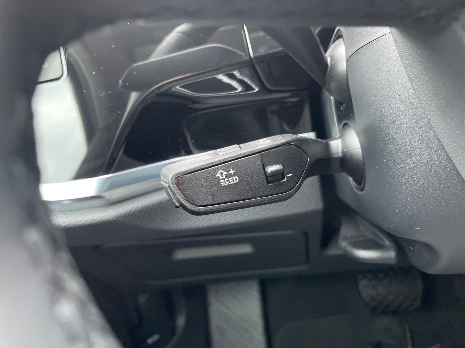 Audi Q3 35 TFSI basis 1.5 TSI RFK 18 " AHK NAVI PDC foto 12