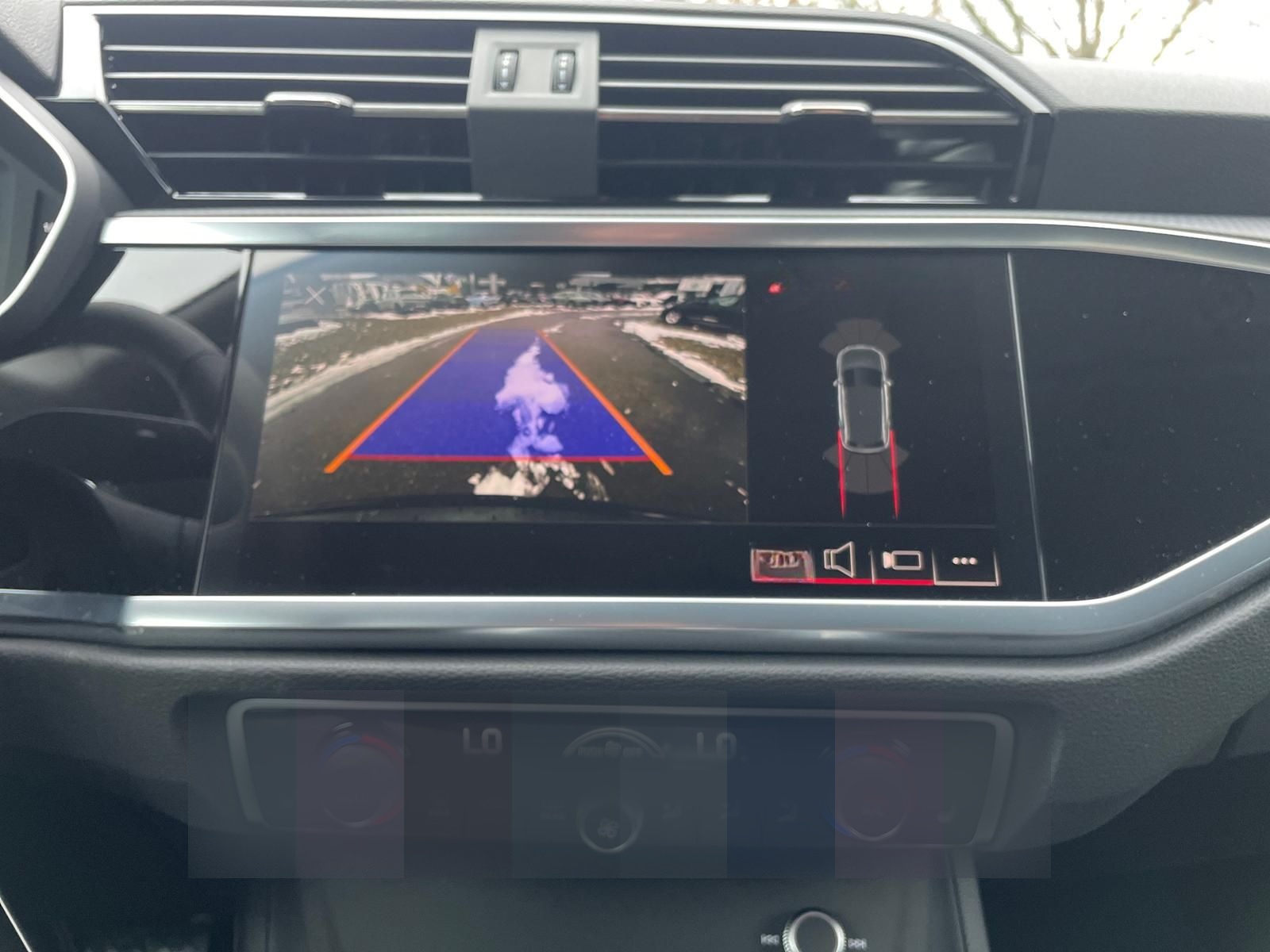 Audi Q3 35 TFSI basis 1.5 TSI RFK 18 " AHK NAVI PDC foto 13
