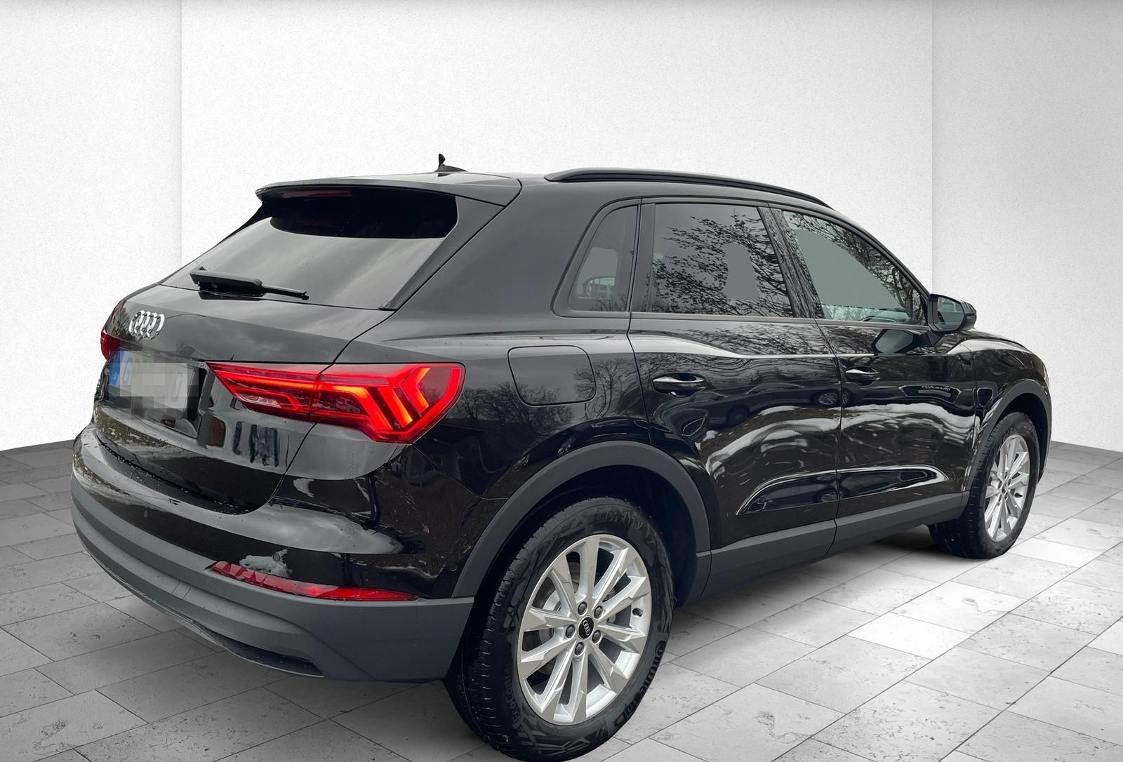 Audi Q3 35 TFSI basis 1.5 TSI RFK 18 " AHK NAVI PDC foto 4