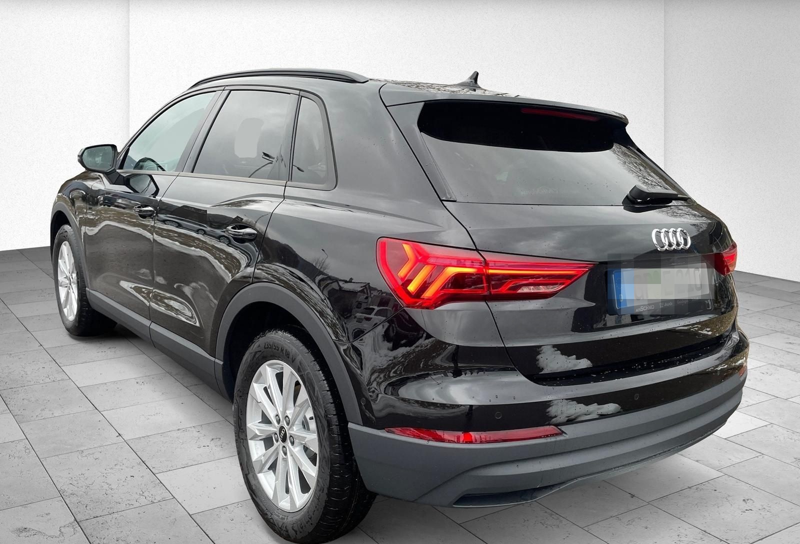 Audi Q3 35 TFSI basis 1.5 TSI RFK 18 " AHK NAVI PDC foto 5