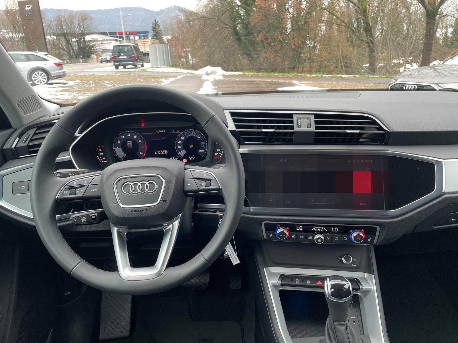 Audi Q3 35 TFSI basis 1.5 TSI RFK 18 " AHK NAVI PDC foto 6