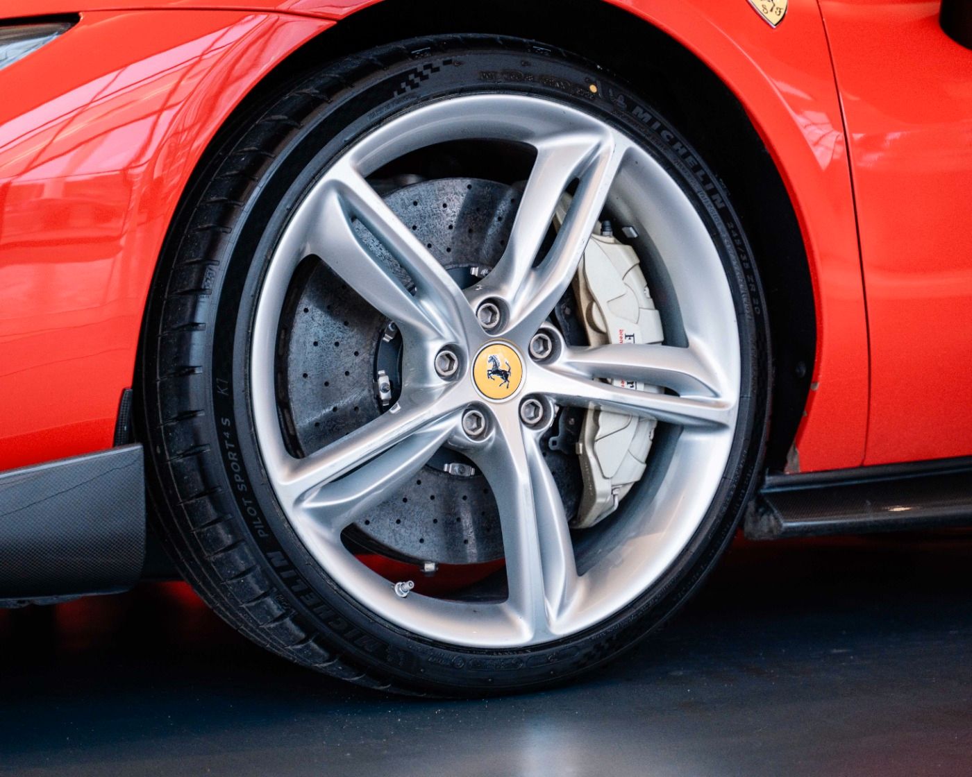 Ferrari 296 GTS Fiorano Paket*Karbon*Apple CarPlay* foto 16