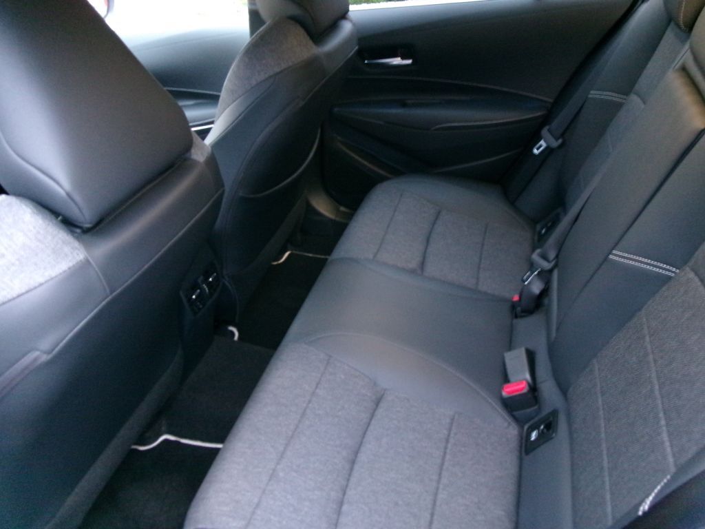Toyota Corolla 1.8 Hybrid TS Team D   +BI LED+TWW+ foto 9