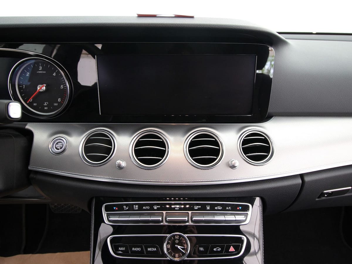 Mercedes-Benz E 220 d Avantgarde NAVI LED KAMERA STANDHEIZUNG foto 13
