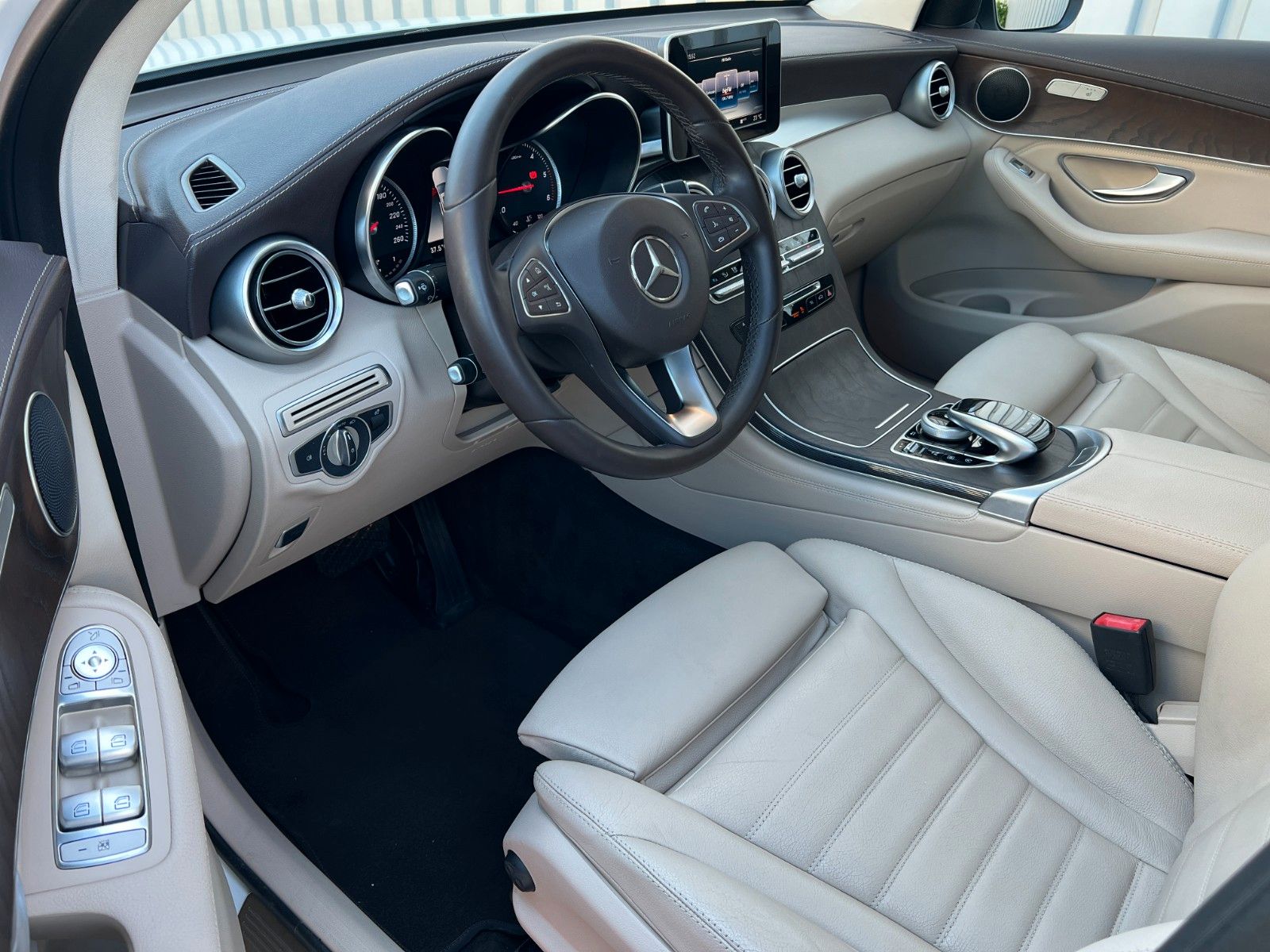 Mercedes-Benz GLC 350d Coupe AMG *ILS*STNDHZNG*LEDER* foto 9