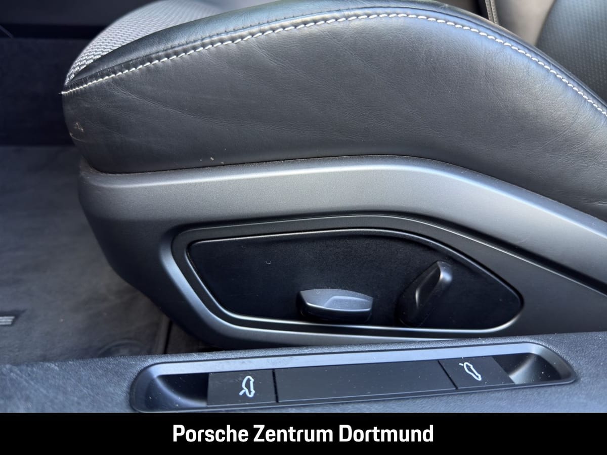 Porsche 992 (911) Carrera foto 18