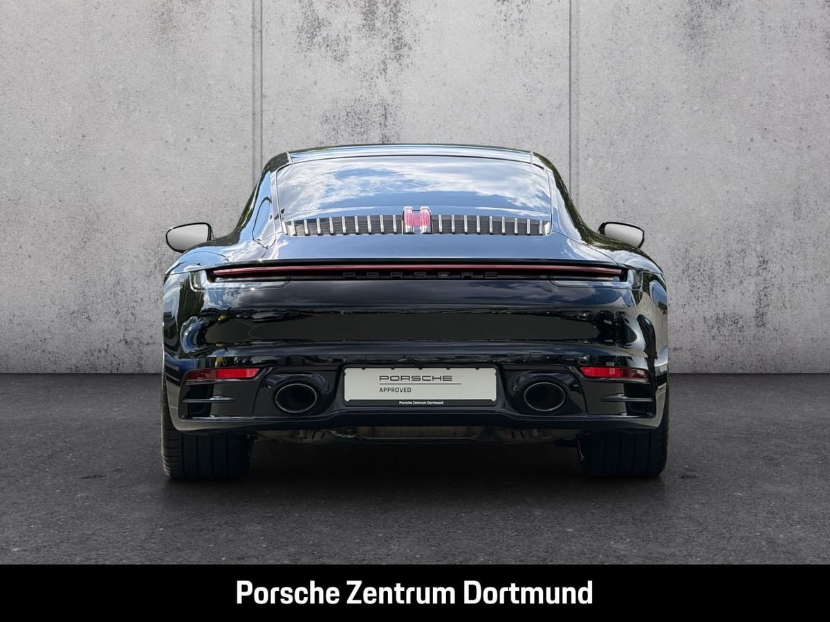 Porsche 992 (911) Carrera foto 4