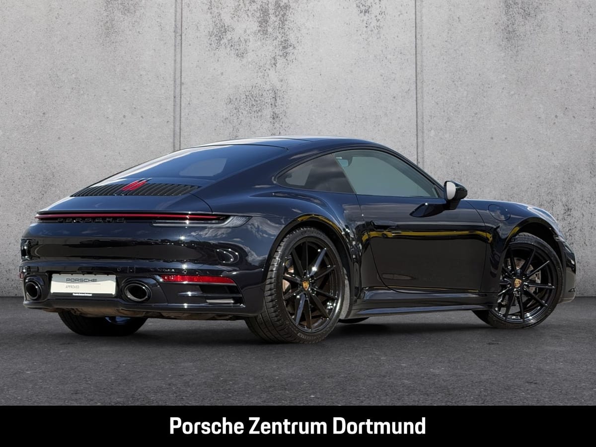 Porsche 992 (911) Carrera foto 5