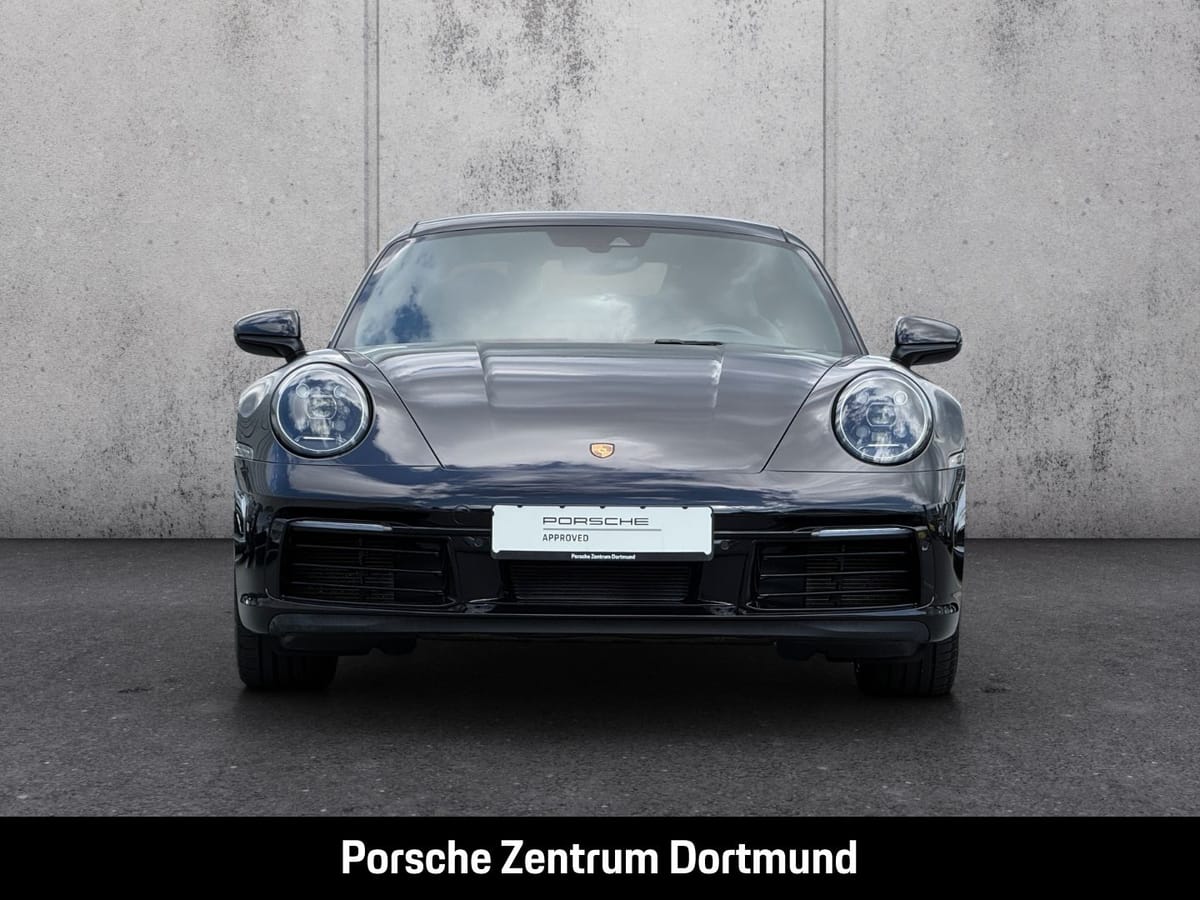 Porsche 992 (911) Carrera foto 8