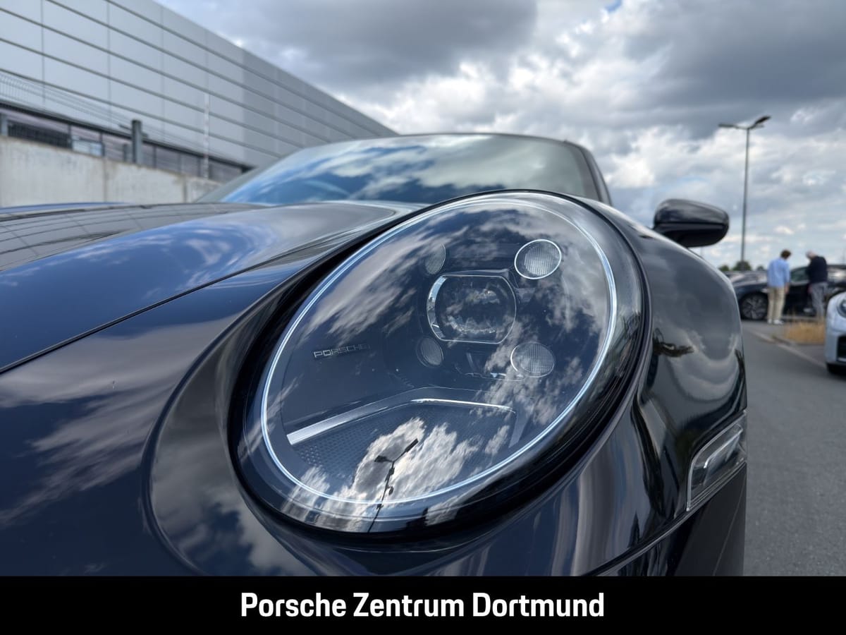 Porsche 992 (911) Carrera foto 9