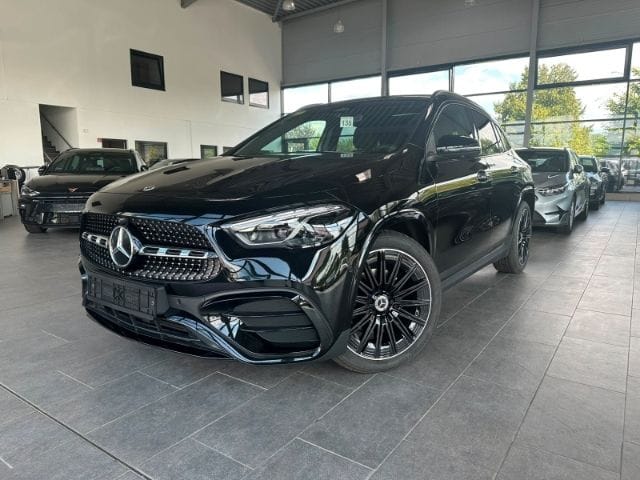 Mercedes-Benz GLA 220 4M AMG Navi Pano Multibeam AHK ACC 360°C