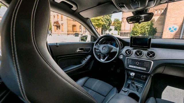 Mercedes-Benz CLA 180 Kamera Navi  BuisPaket Urban foto 5