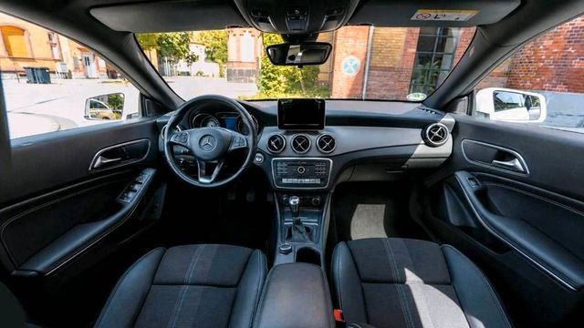 Mercedes-Benz CLA 180 Kamera Navi  BuisPaket Urban foto 6