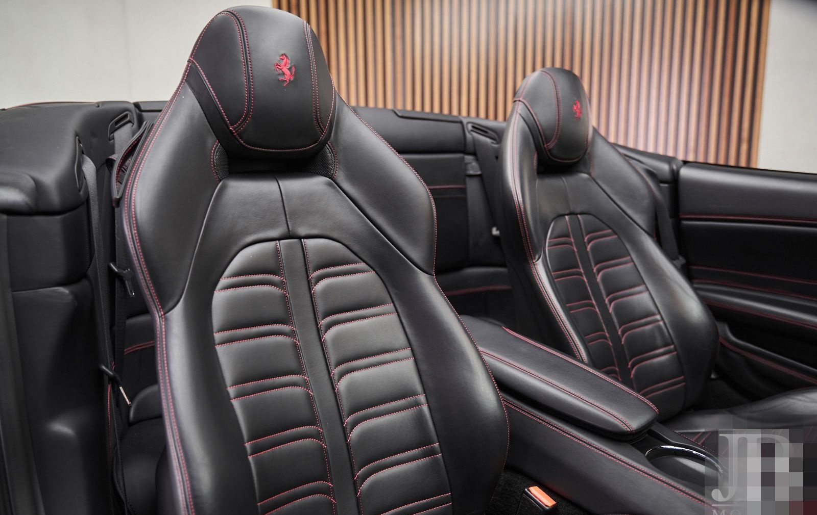 Ferrari California T LED Lenkrad Carbon Deutsches Fzg. foto 24