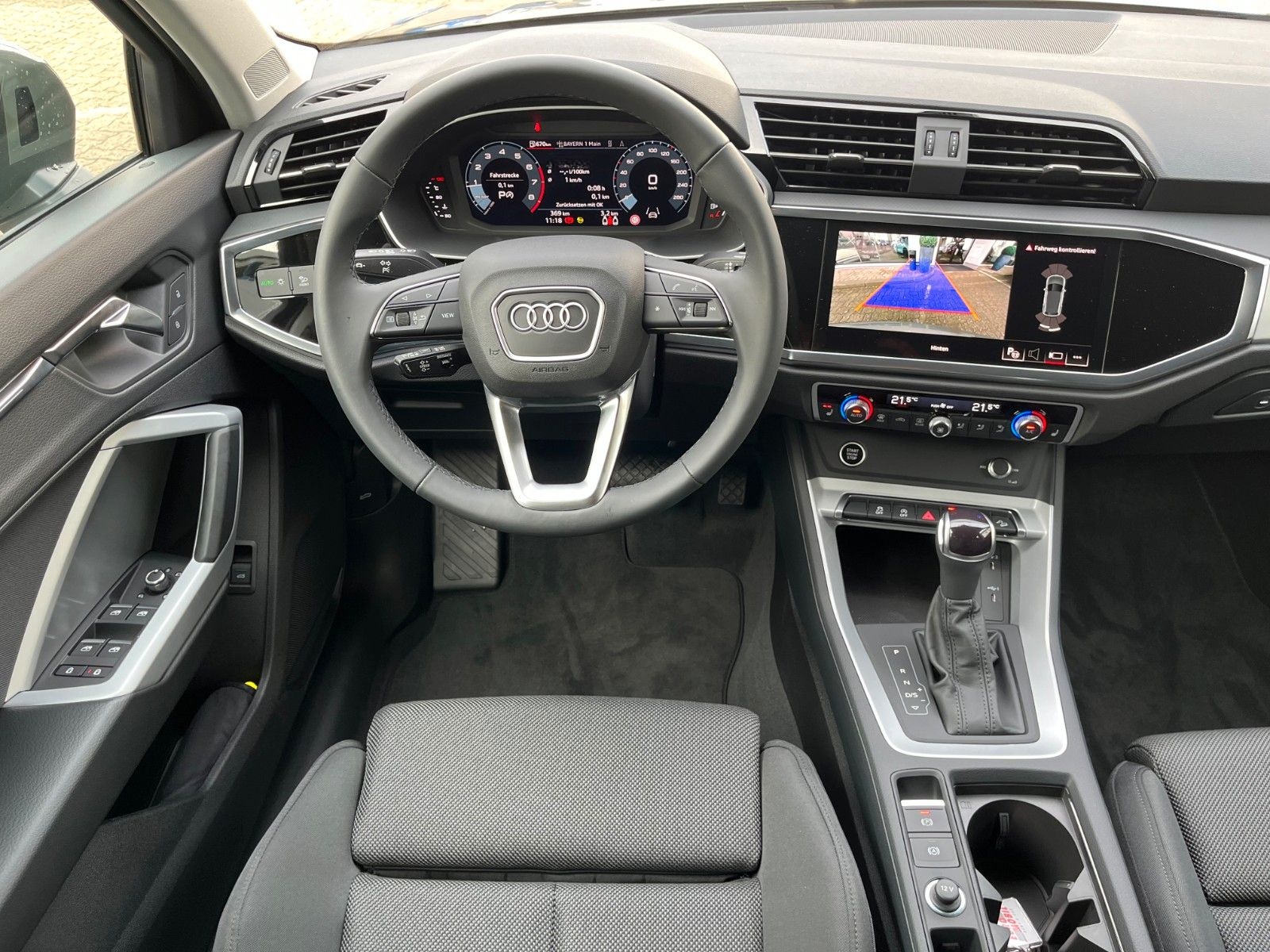 Audi *Q3 40 TFSI * Quattro *AHK*NAVI * el. Heckklappe foto 9