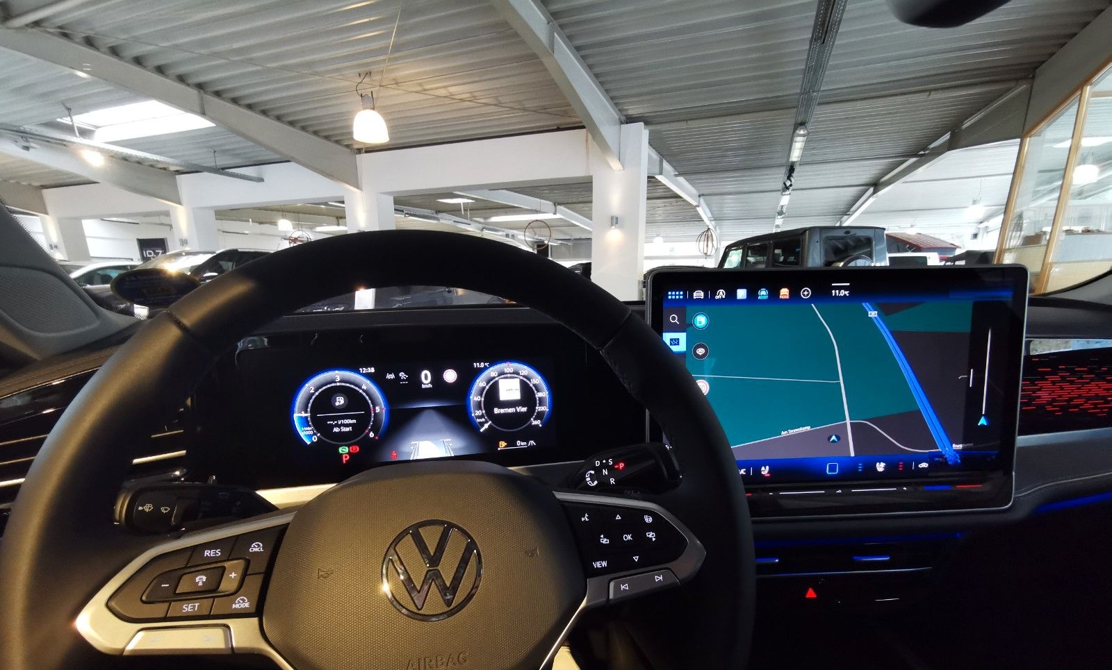Volkswagen Passat 2,0 l TDI*Leder*ERGO*ACC*AHK*Matrix*Pano* foto 12