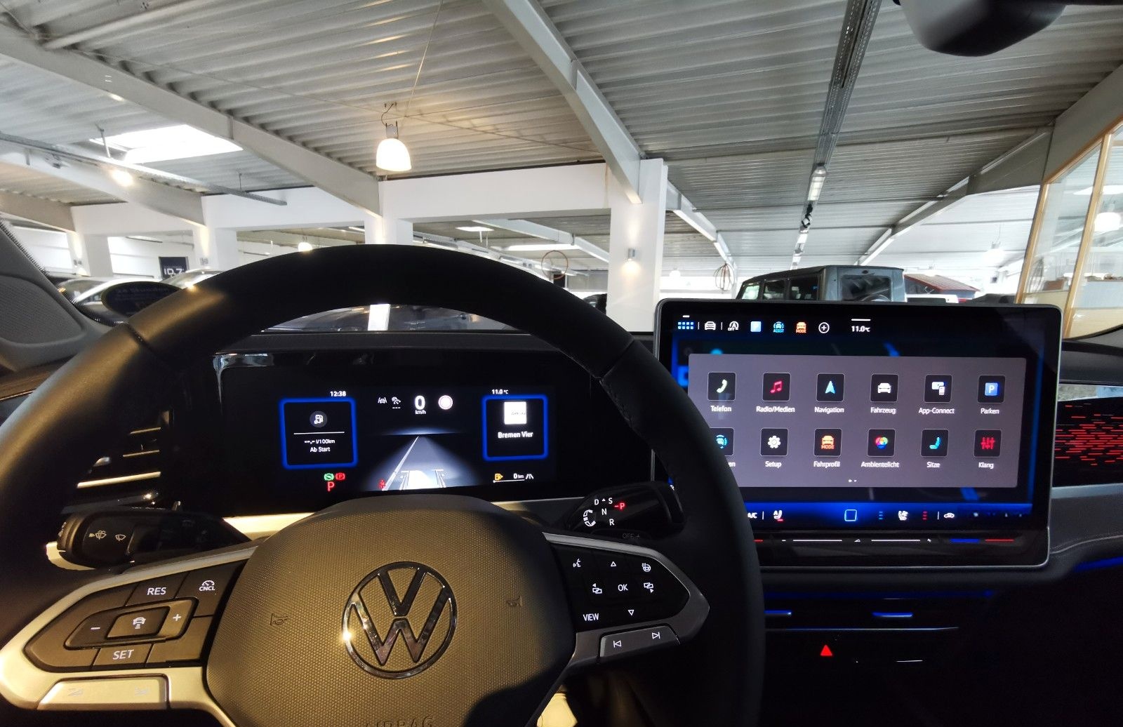 Volkswagen Passat 2,0 l TDI*Leder*ERGO*ACC*AHK*Matrix*Pano* foto 13