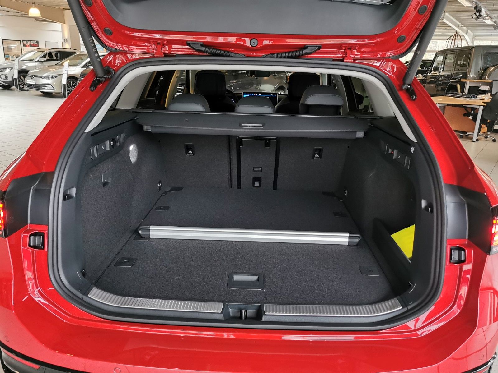 Volkswagen Passat 2,0 l TDI*Leder*ERGO*ACC*AHK*Matrix*Pano* foto 9