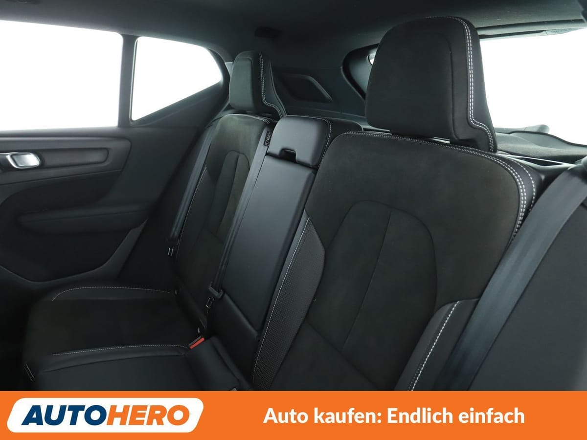 Volvo XC40 2.0 D4 R-Design AWD Aut. NAVI LED CAM TEMPO foto 14