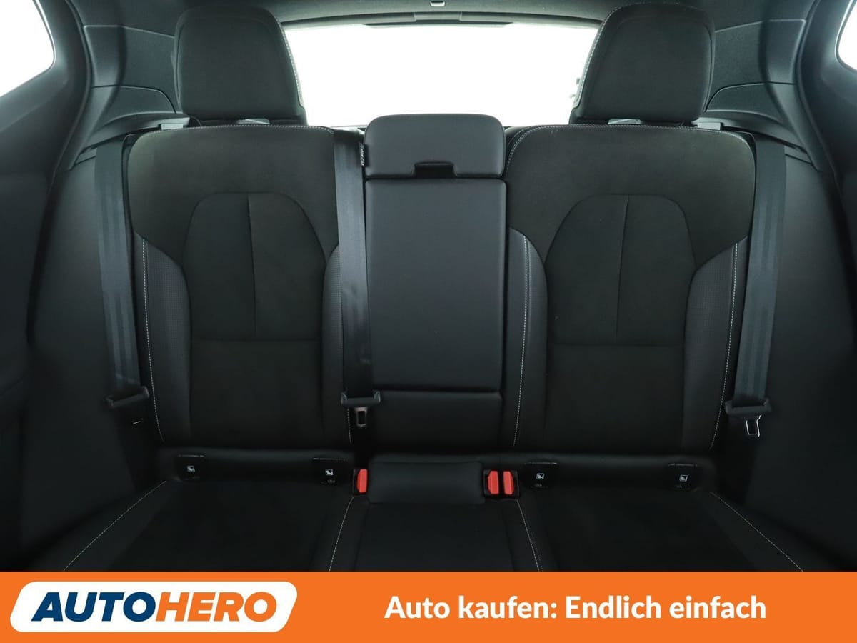 Volvo XC40 2.0 D4 R-Design AWD Aut. NAVI LED CAM TEMPO foto 16