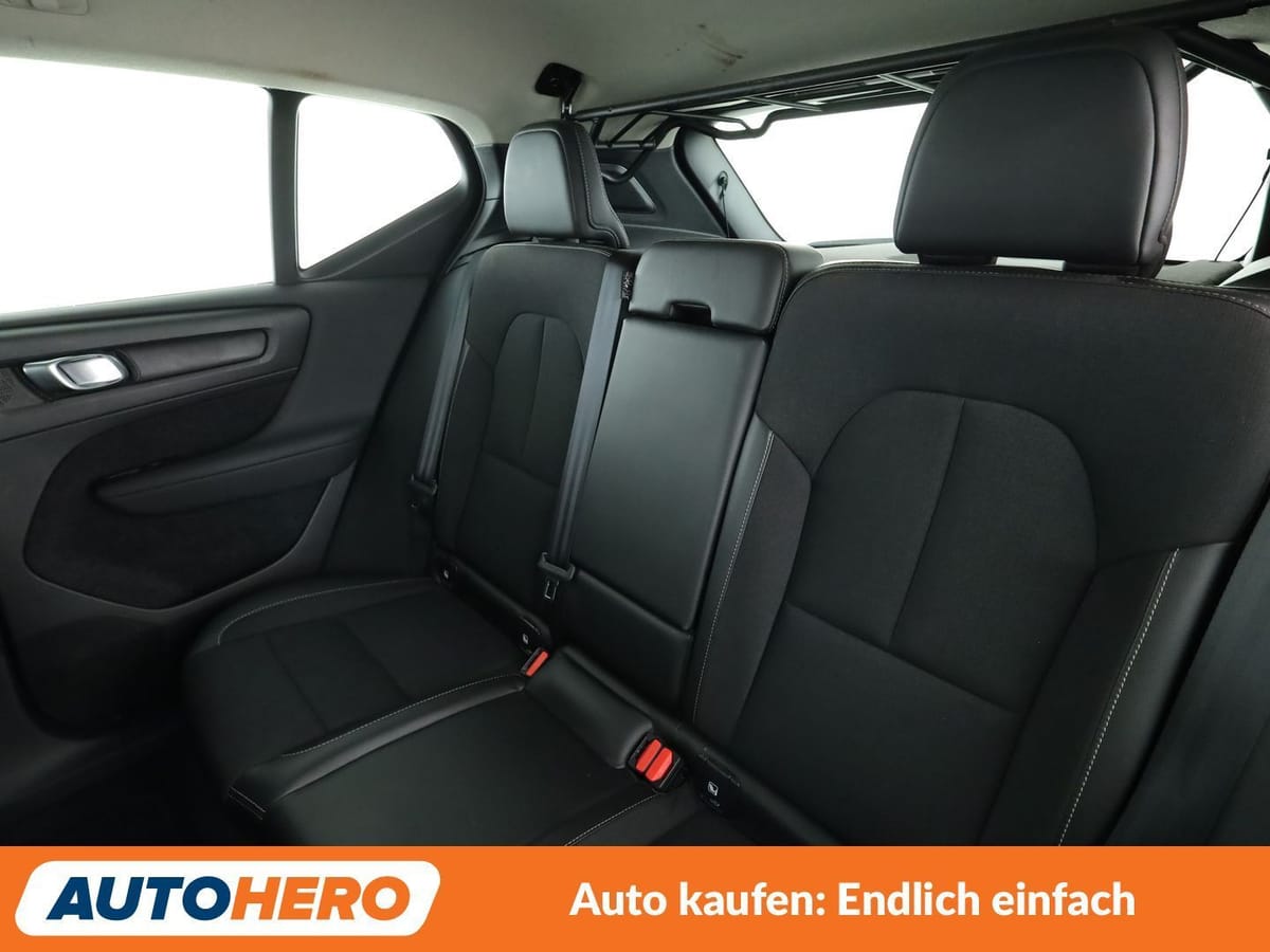 Volvo XC40 2.0 D3 Momentum Pro 2WD Aut. LED NAVI TEMPO foto 14