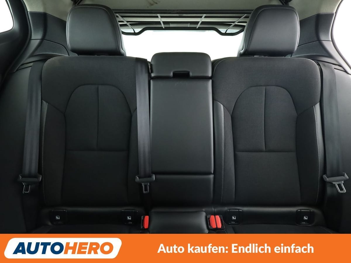 Volvo XC40 2.0 D3 Momentum Pro 2WD Aut. LED NAVI TEMPO foto 16