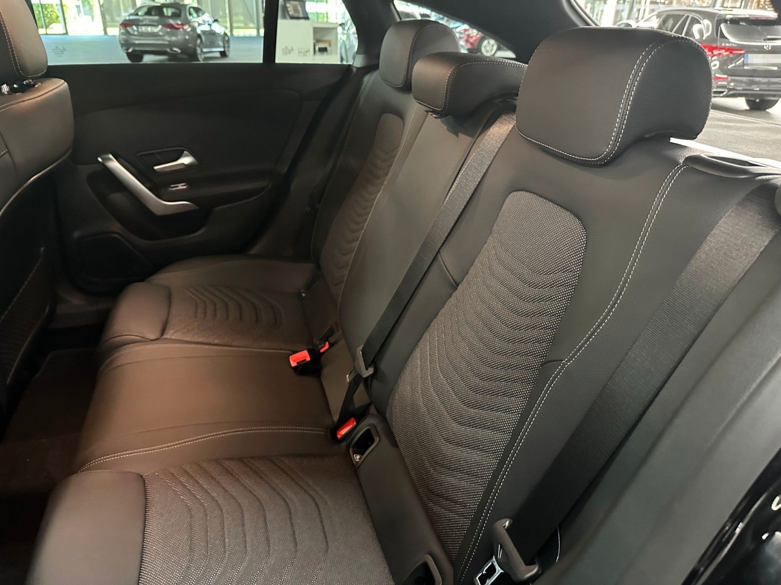 Mercedes-Benz CLA 250 e TIREFIT+ANHÄNGER+KAMERA foto 16