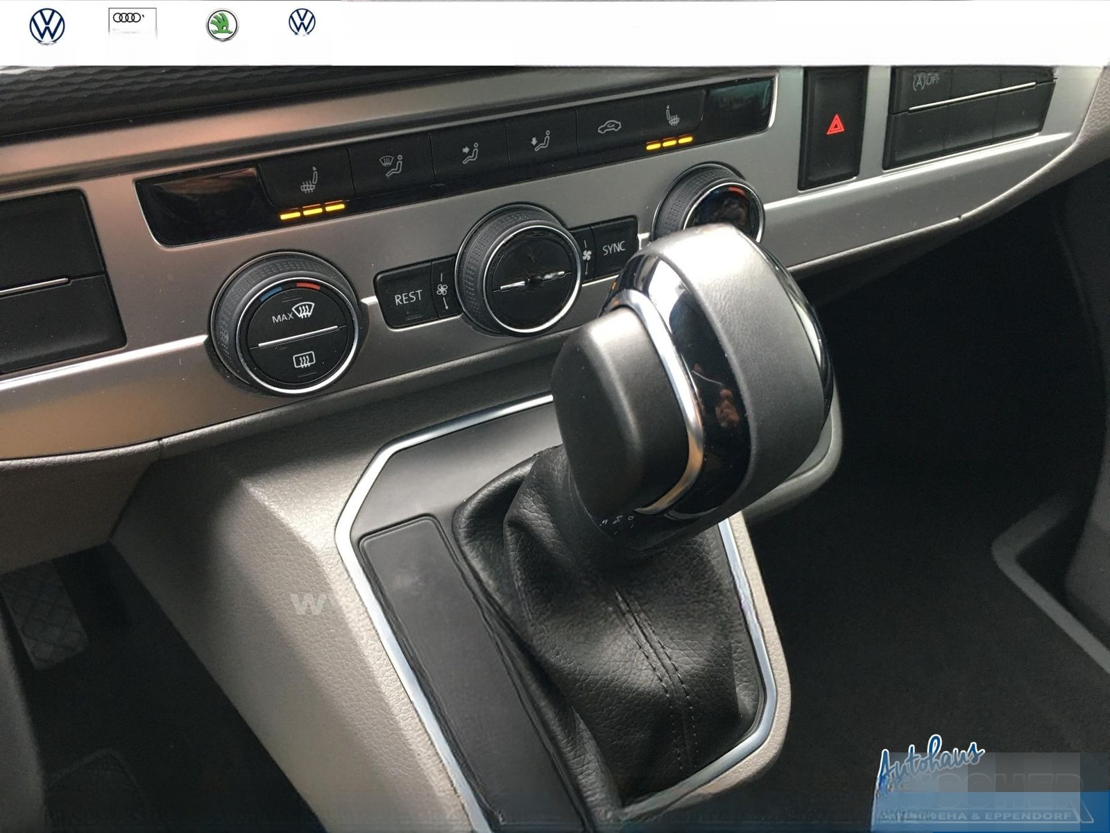 Volkswagen T6.1 Caravelle 2.0TDI DSG 8S KR LED NAVI 2xSTür foto 9