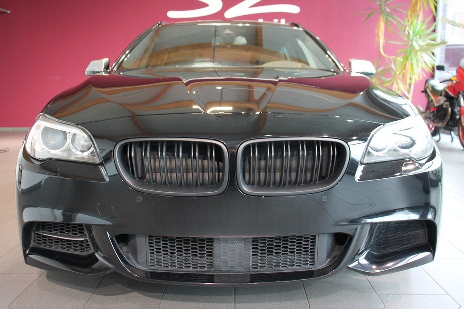 BMW M550d xDrive 2.Hand ACC HUD Kamera Xenon Leder foto 2