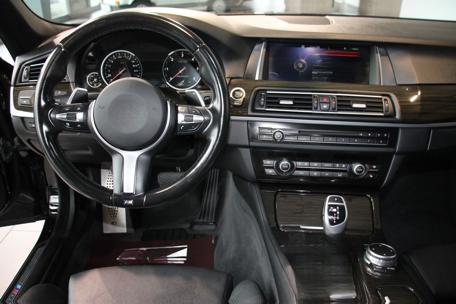 BMW M550d xDrive 2.Hand ACC HUD Kamera Xenon Leder foto 12