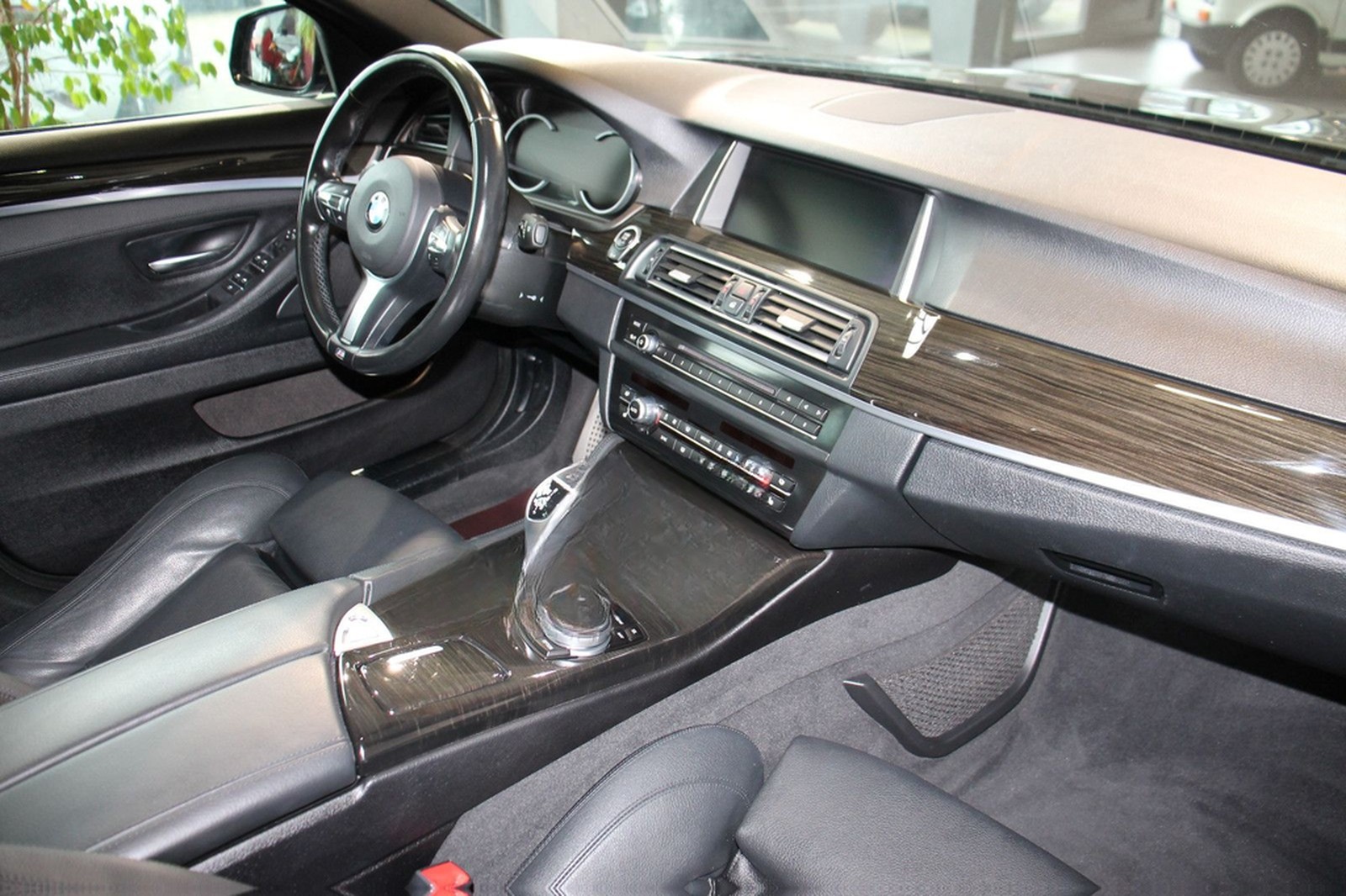 BMW M550d xDrive 2.Hand ACC HUD Kamera Xenon Leder foto 16