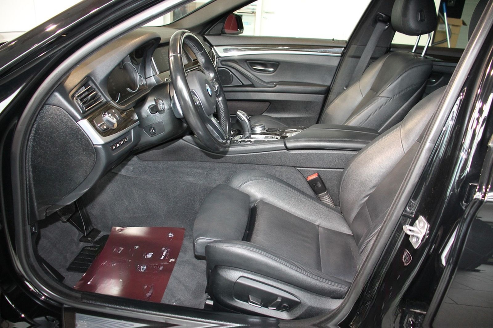 BMW M550d xDrive 2.Hand ACC HUD Kamera Xenon Leder foto 8