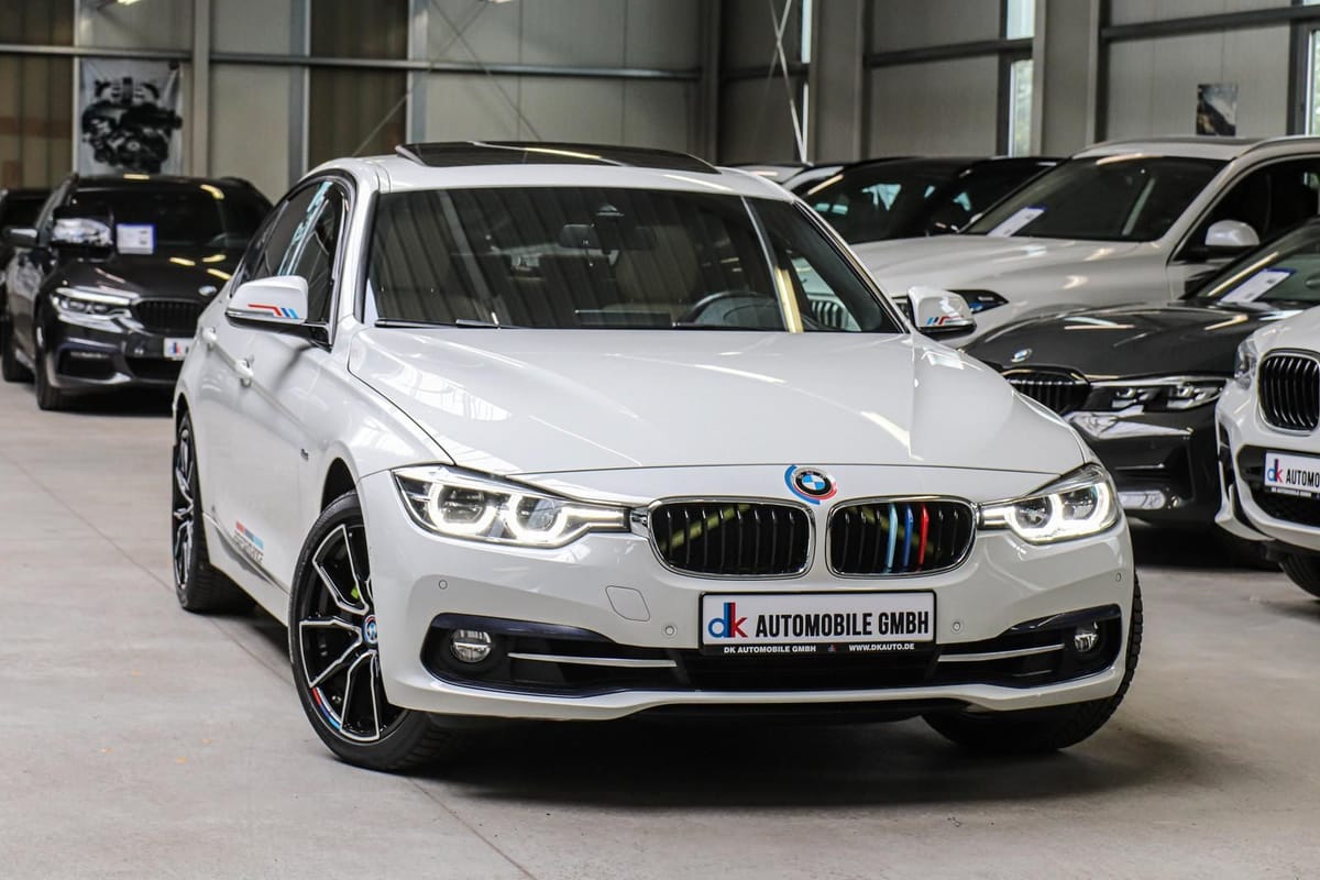 BMW 330d xDrive Aut. SPORT LINE KAMERA GLASDACH HUD foto 2
