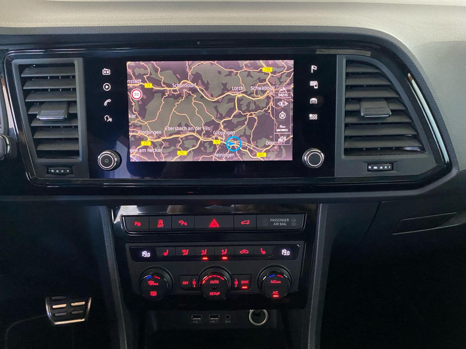 Cupra Ateca 2.0TSI DSG 4Drive LED ACC AHK Navi Kessy foto 7