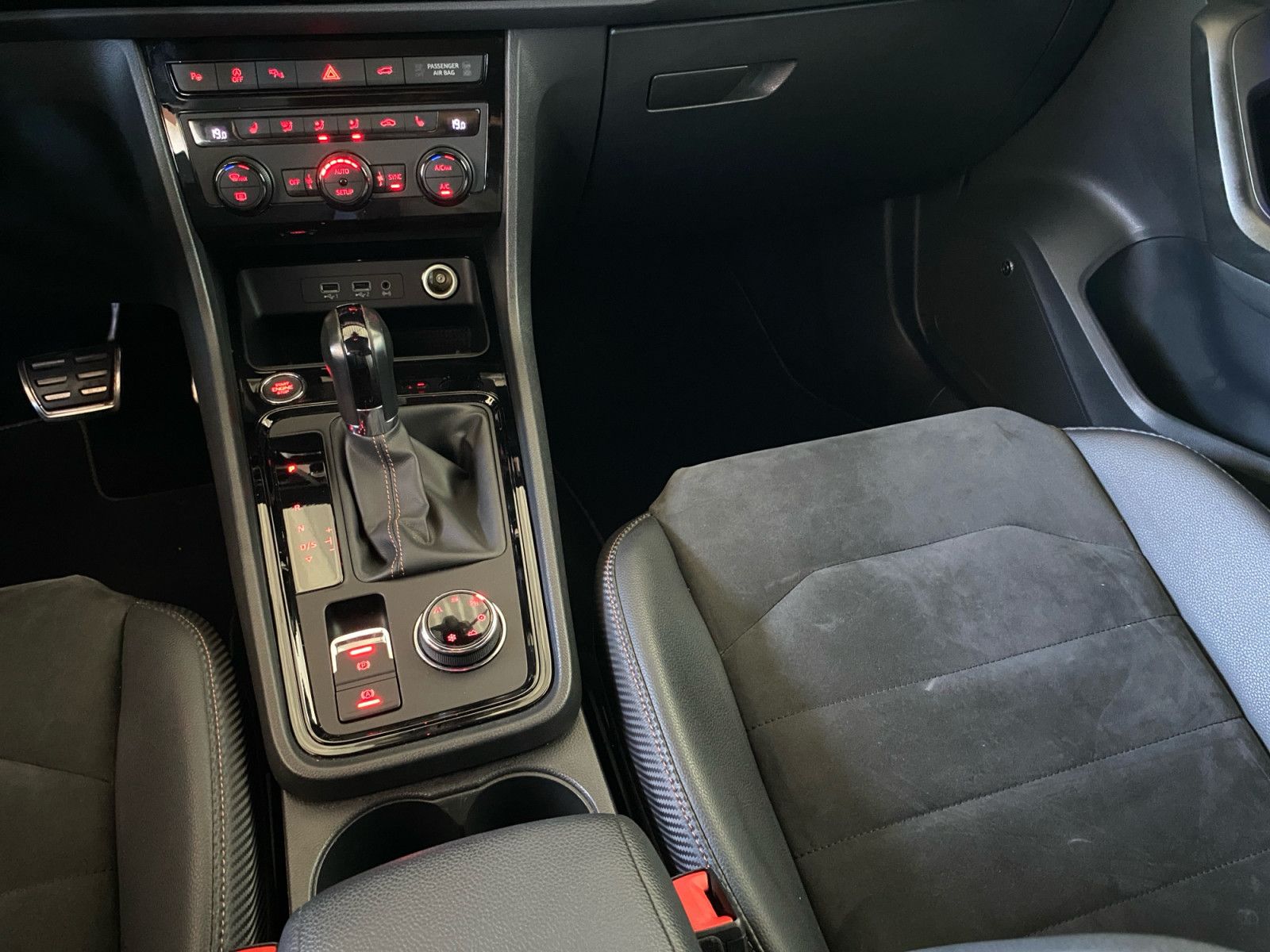 Cupra Ateca 2.0TSI DSG 4Drive LED ACC AHK Navi Kessy foto 8
