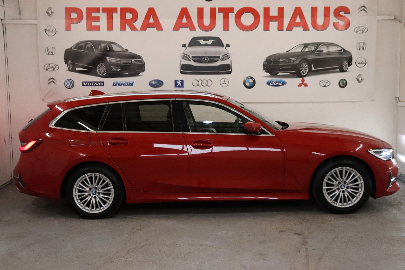 BMW 3 Touring 320 d xDrive Luxury Line 360Kamera foto 1