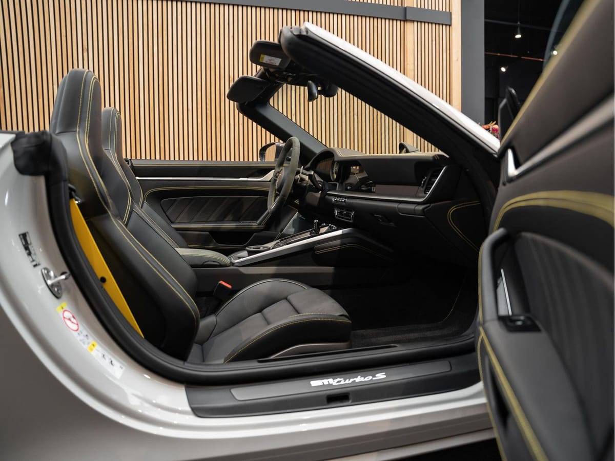 Porsche 992 992 Turbo S Cabrio Sport Design Burmester Tu foto 11