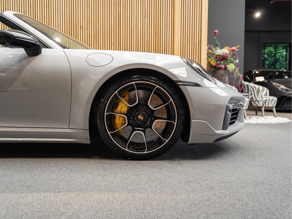 Porsche 992 992 Turbo S Cabrio Sport Design Burmester Tu foto 16