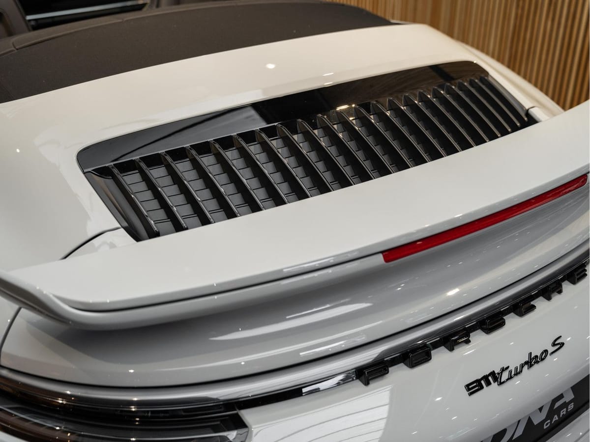 Porsche 992 992 Turbo S Cabrio Sport Design Burmester Tu foto 17