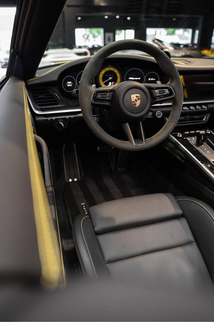 Porsche 992 992 Turbo S Cabrio Sport Design Burmester Tu foto 23