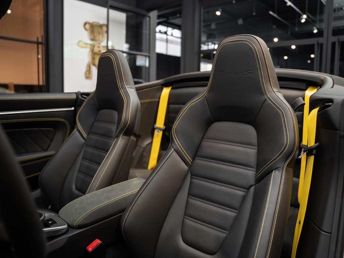 Porsche 992 992 Turbo S Cabrio Sport Design Burmester Tu foto 8