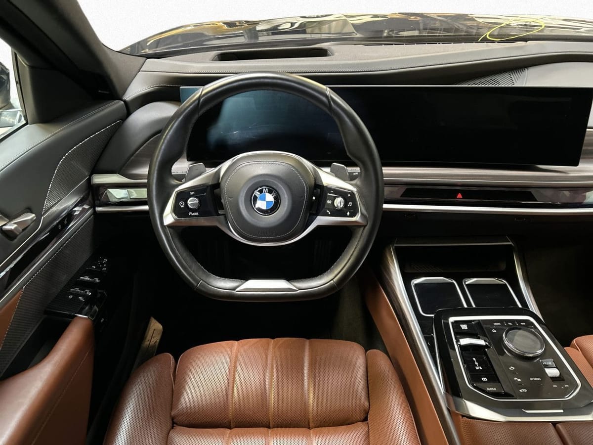 BMW 740d xD DAPr ExecutiveLo Fond Entertainment Sthz foto 16