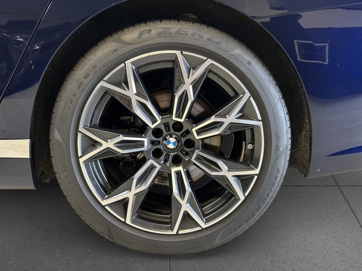 BMW 740d xD DAPr ExecutiveLo Fond Entertainment Sthz foto 19