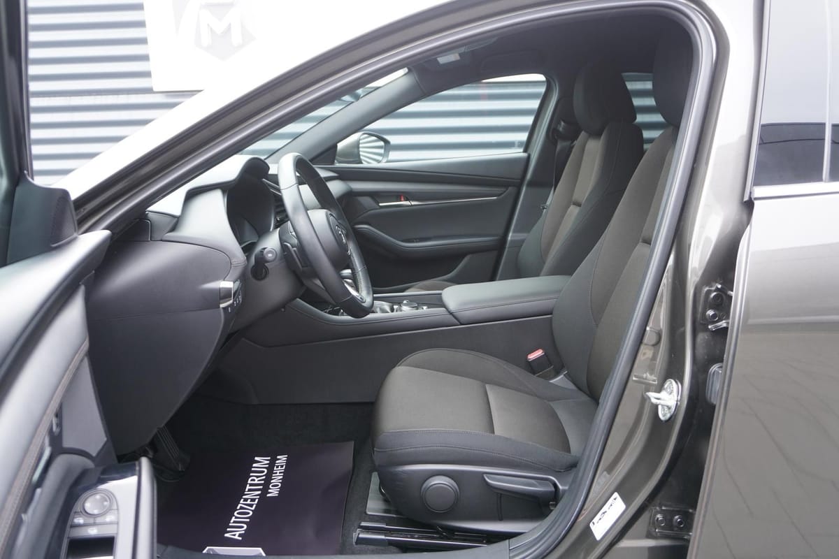 Mazda 3 AUTOMATIK|KAMERA|TEMPOMAT|HEAD-UP|APPLE|NAVI foto 12