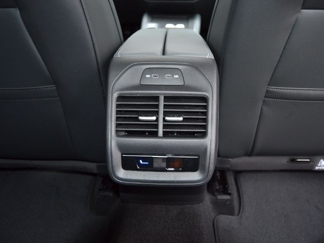 Volkswagen Passat Variant 1.5 eTSI DSG Business AHK/LED/18- foto 17