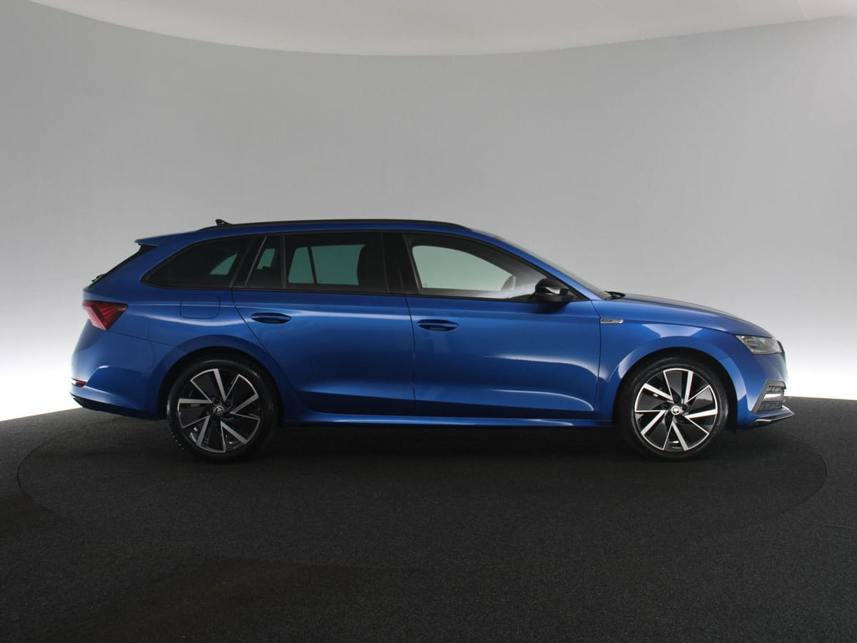 Skoda Octavia Combi 2.0 TDI DPF Sportline LED STANDHZ foto 25