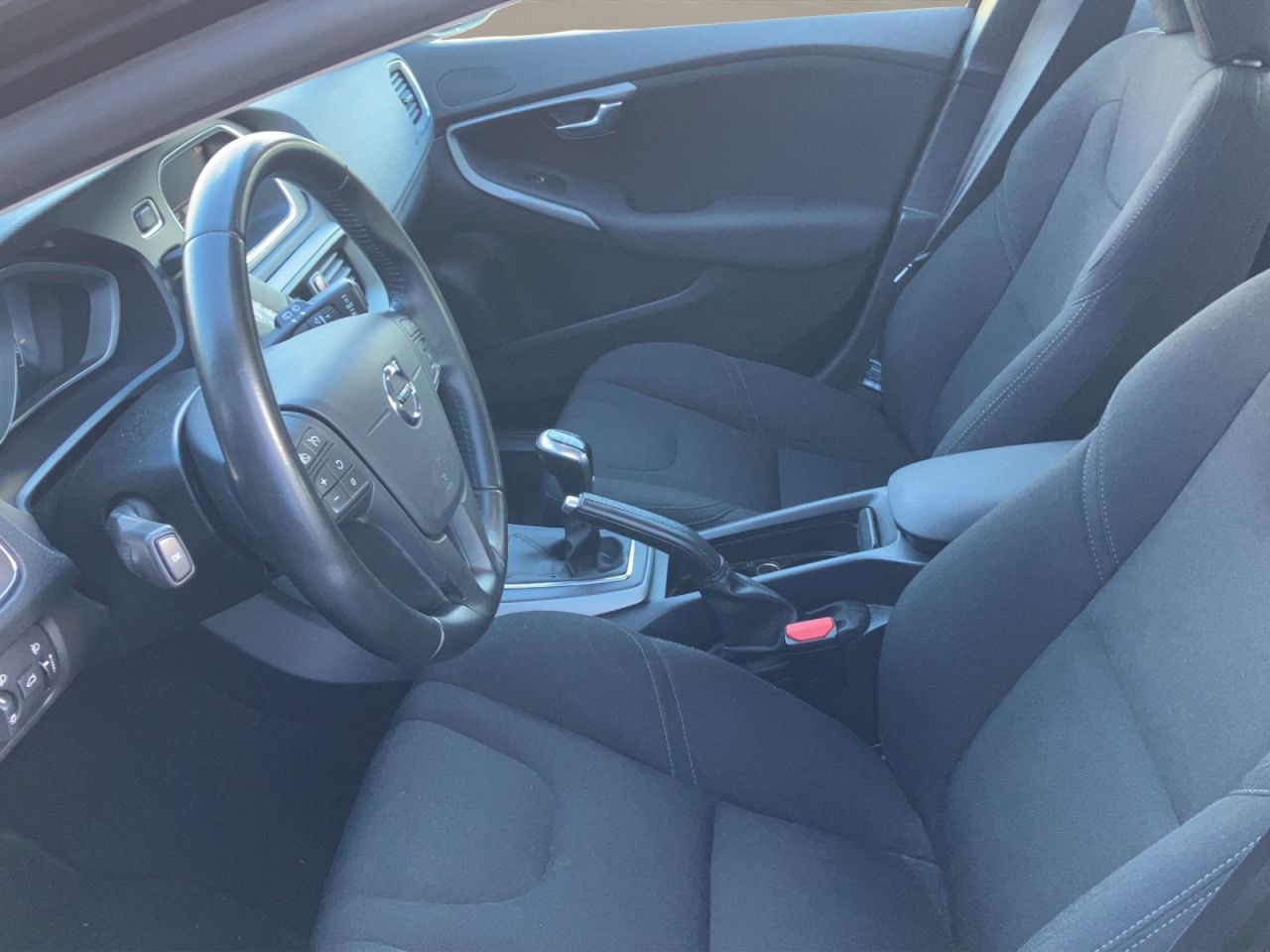 Volvo V40 T2 KINETIC NAVI KLIMAAUTOMATIK PDC Bluetooth foto 7