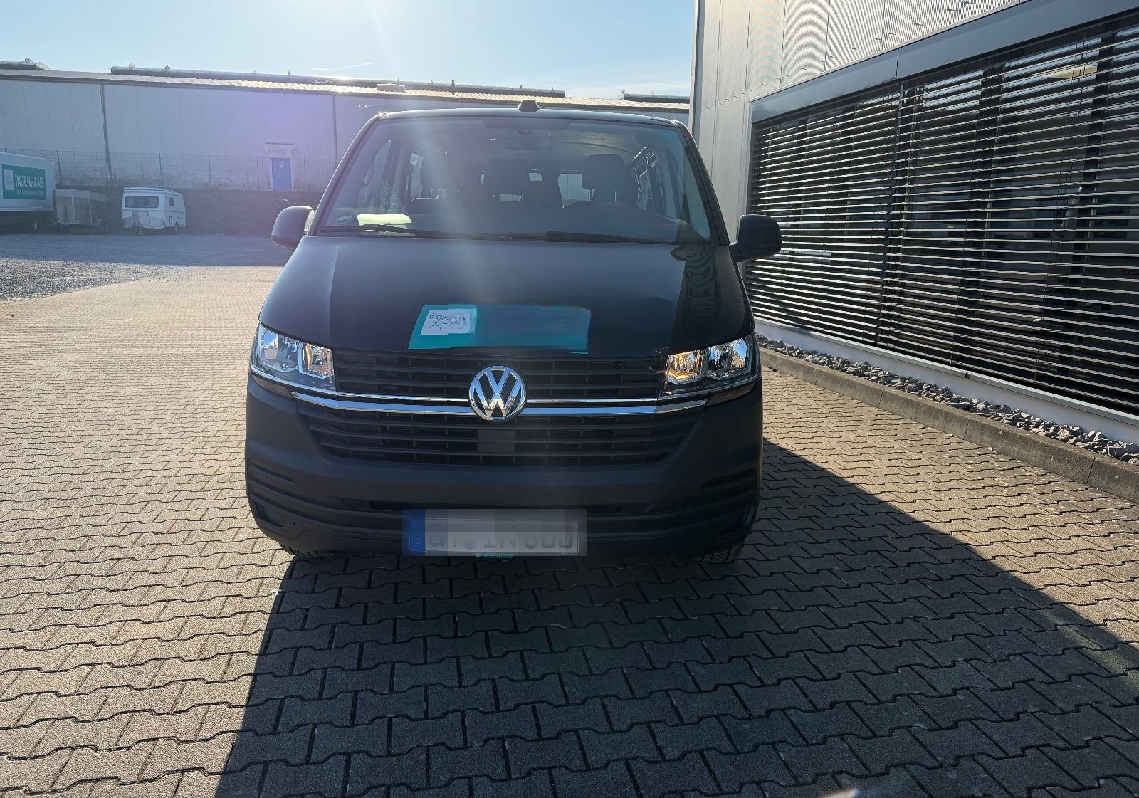 Volkswagen T6.1  2.0TDI LR Flügelt. 9 Sitzer SHZ Komf.Paket foto 2