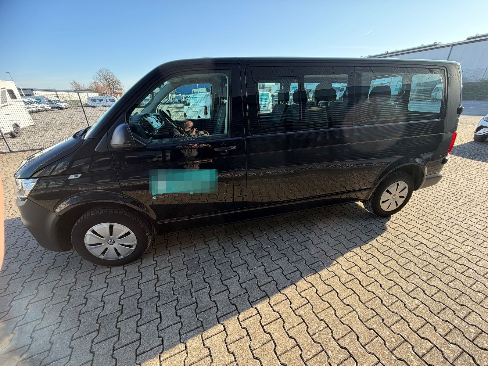 Volkswagen T6.1  2.0TDI LR Flügelt. 9 Sitzer SHZ Komf.Paket foto 3