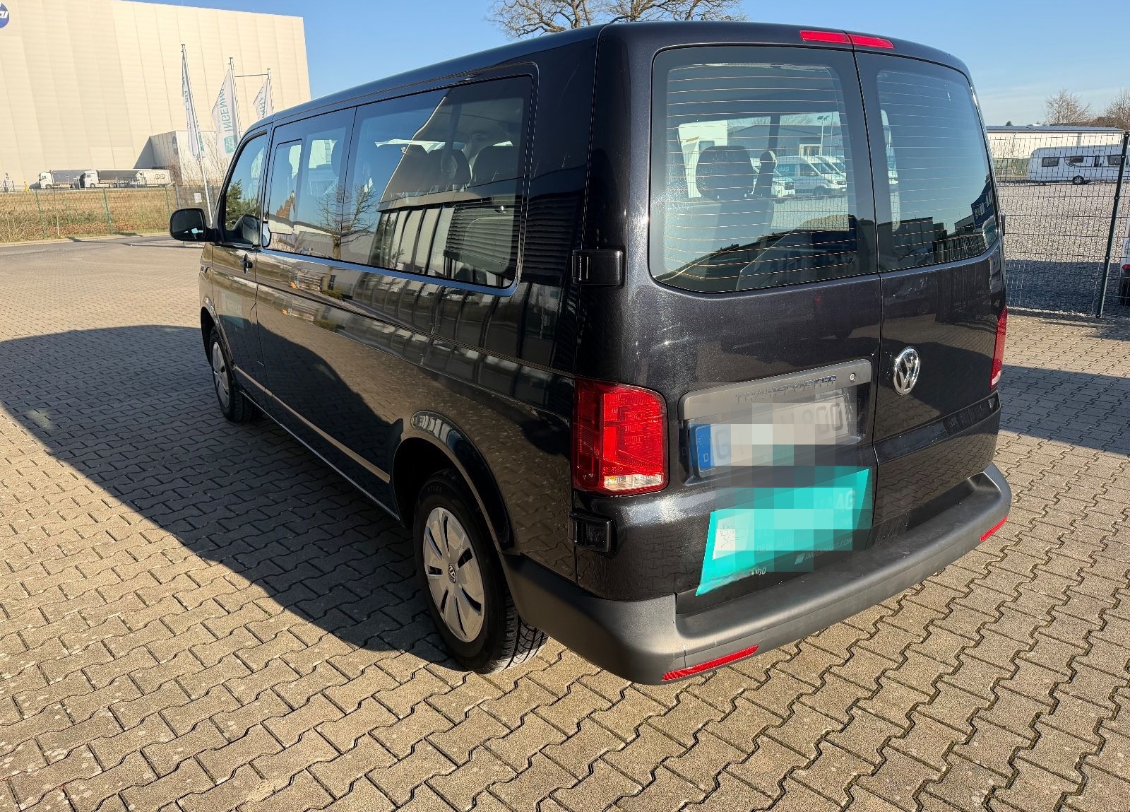 Volkswagen T6.1  2.0TDI LR Flügelt. 9 Sitzer SHZ Komf.Paket foto 7